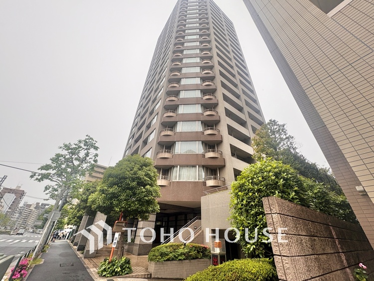 外観 漂う上質な空気感、マンションに入れば「おかえりなさい」と笑顔で迎えてくれるエントランス。最良の心配りを感じるマンションでした。