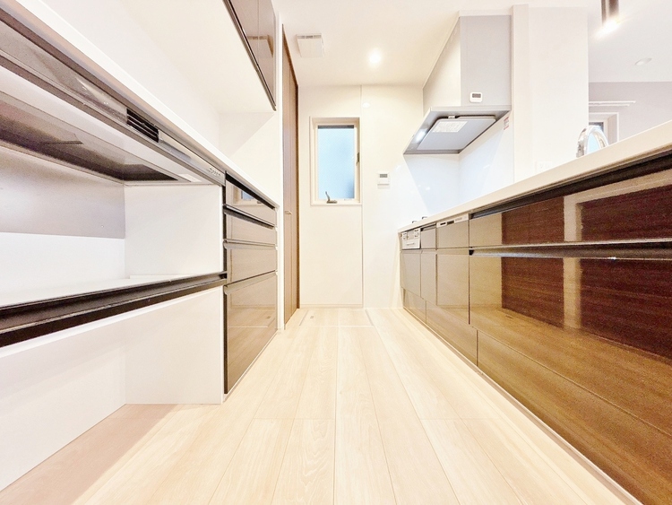 キッチン 洗練されたスタイリッシュなデザイン性と使いやすさを備えた仕様。