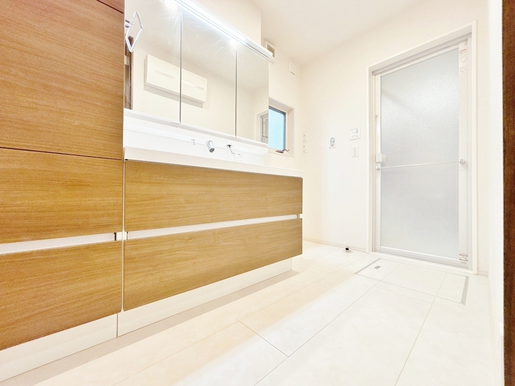 洗面 清潔感と心地よさを重視した、上質感漂うパウダールーム。