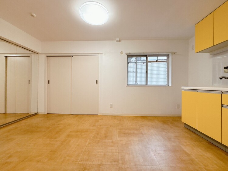 居間 飾り過ぎないシンプルな内装と偏り過ぎないデザインで統一しました。