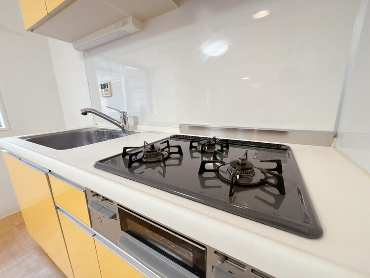 キッチン 洗練されたスタイリッシュなデザイン性と使いやすさを備えた仕様。