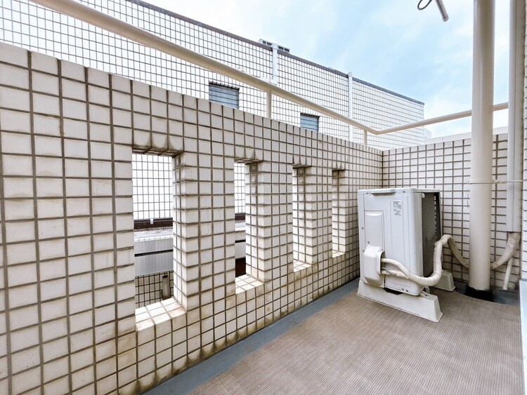 バルコニー 暮らしの中で、光と風を演出してくれるバルコニー。