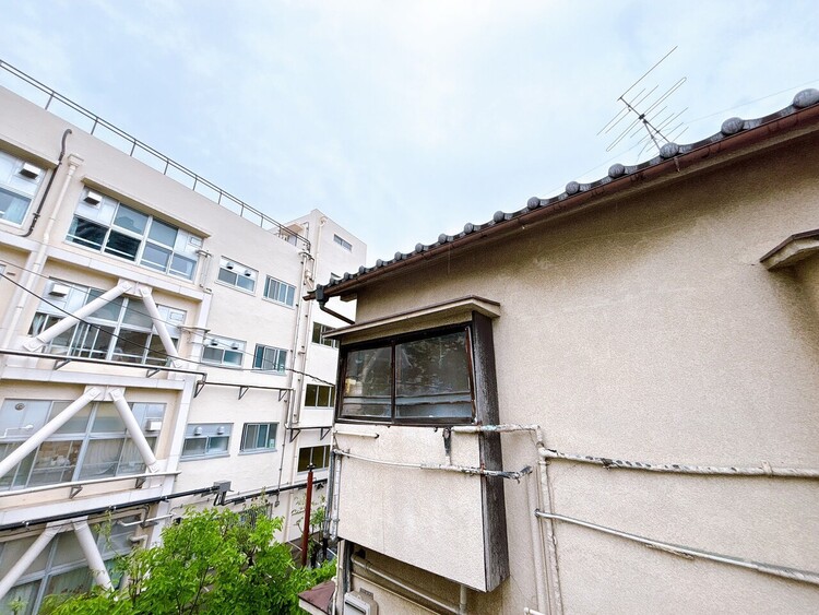 バルコニー 窓を開けると広がる青空。心をリフレッシュして日々を過ごしていきましょう。