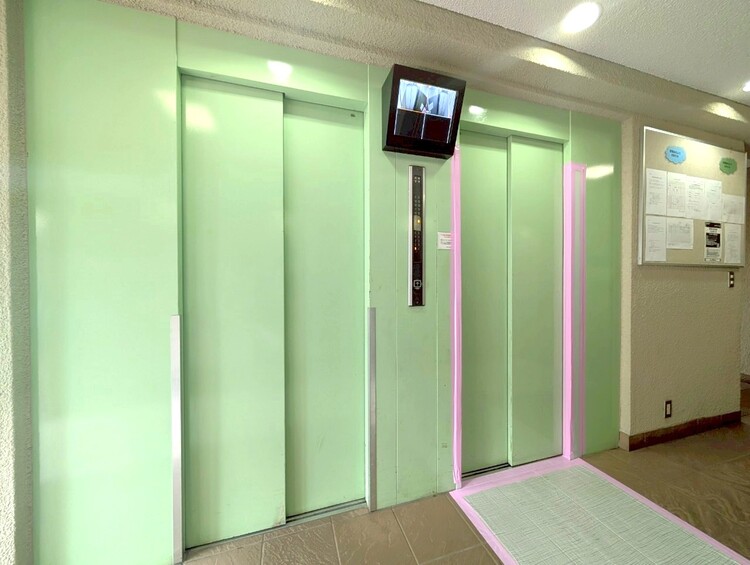 設備 エレベーターの管理も、きちんと行き届いてます。