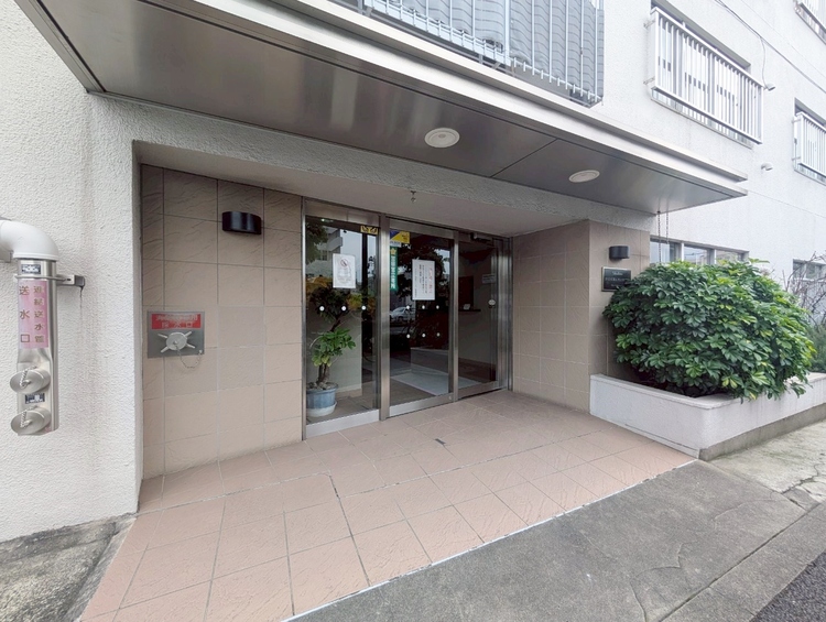 エントランス 外と内をつなぐエントランスは、まさに顔となる場所。