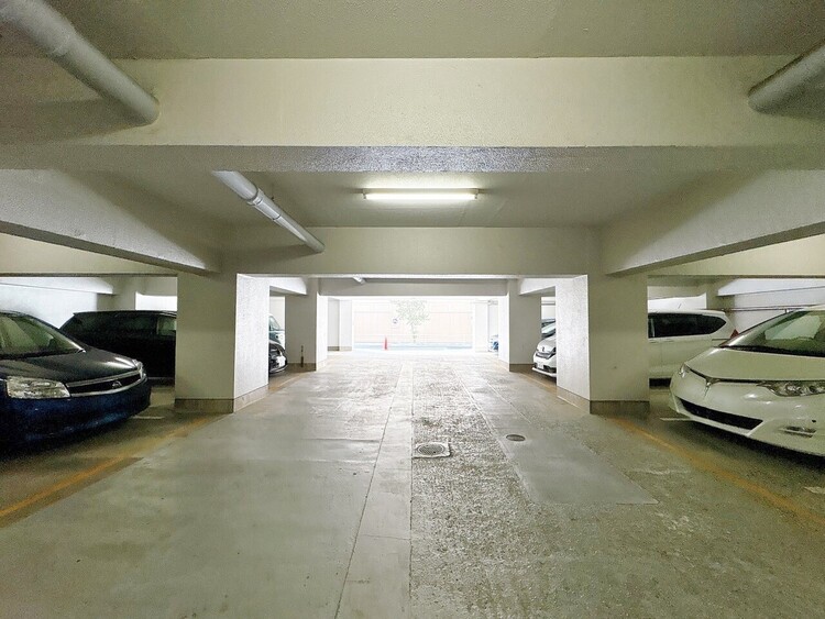 駐車場 本物件の駐車スペースです。車種制限のある場合もございますので、お気軽にお問い合わせくださいませ。