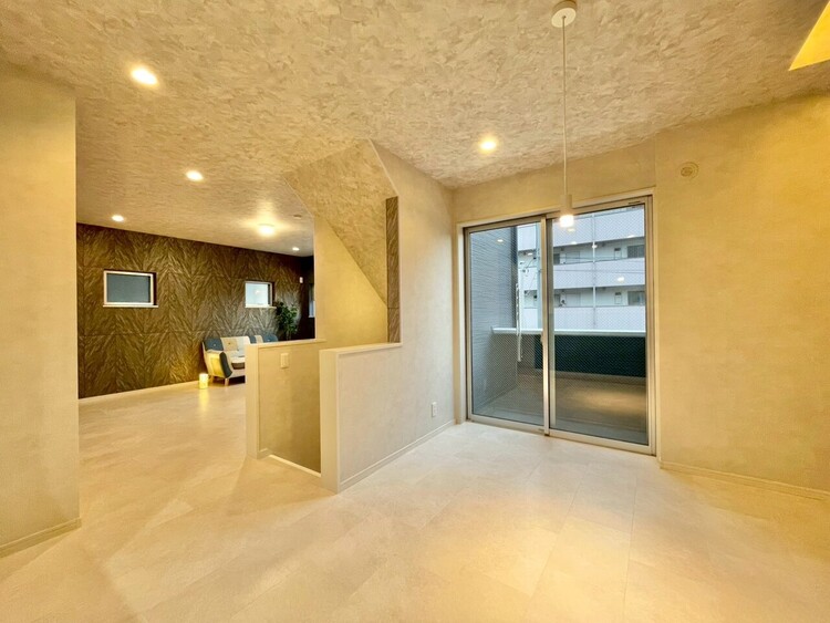 居間 飾り過ぎないシンプルな内装と偏り過ぎないデザインで統一しました。