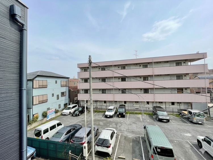 バルコニー 頬をなでる、優しい風を感じることが出来ます。