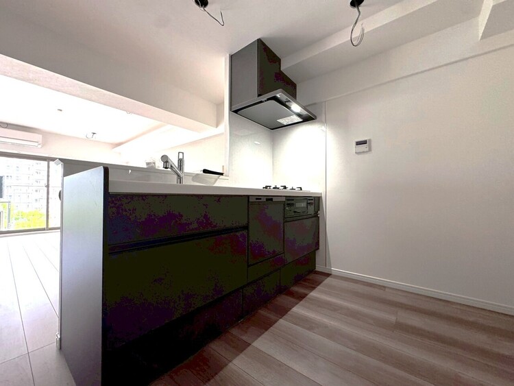 キッチン スマートな意匠と充実の機能を備えたキッチンが、暮らしにおいしい彩りを添えます。