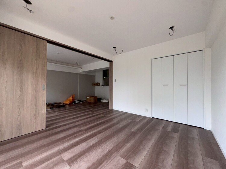 寝室 ベッドも十分に設置するスペースがあります。