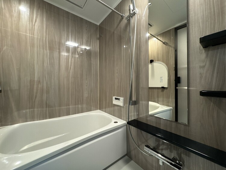 子供部屋 一日の疲れを癒すバスルームは、心地よいリラックスを叶える清潔感溢れる空間です。