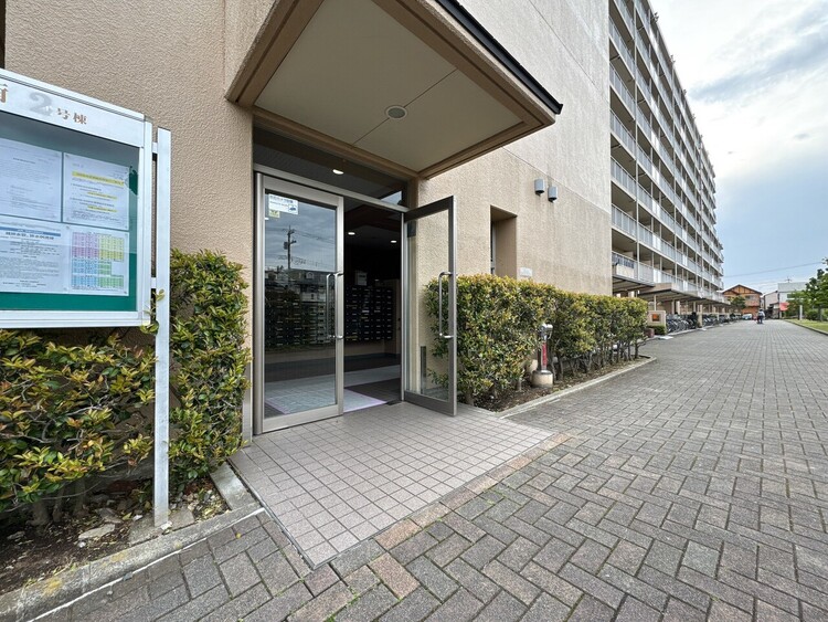 エントランス 外と内をつなぐエントランスは、まさに顔となる場所。