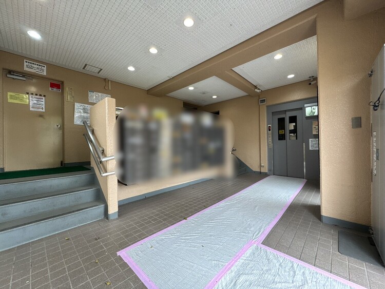 エントランス エントランス内部は、管理が行き届き清潔な共有スペースとなっています。