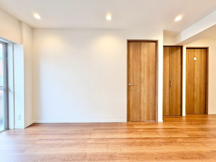 居間 飾り過ぎないシンプルな内装と偏り過ぎないデザインで統一しました。