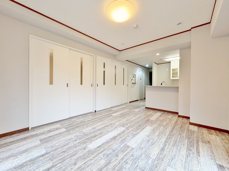 居間 飾り過ぎないシンプルな内装と偏り過ぎないデザインで統一しました。