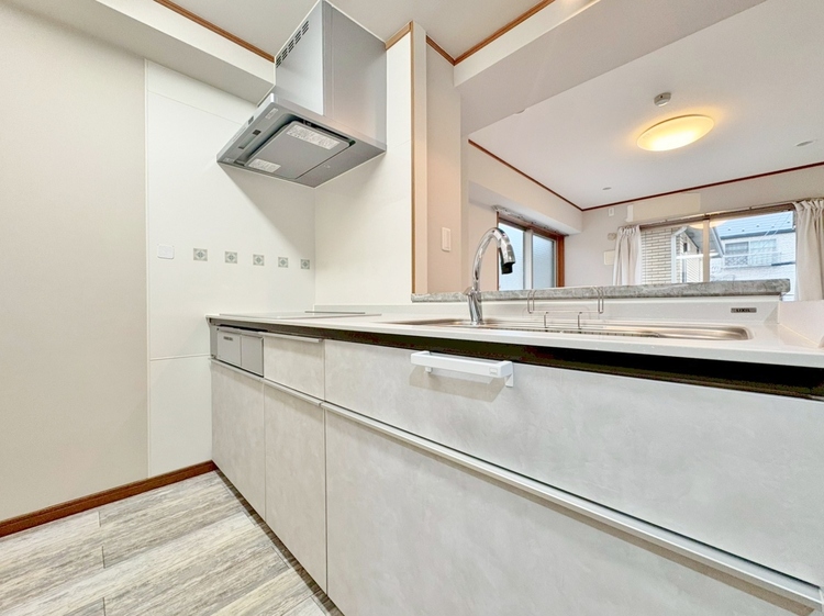 キッチン 洗練されたスタイリッシュなデザイン性と使いやすさを備えた仕様。