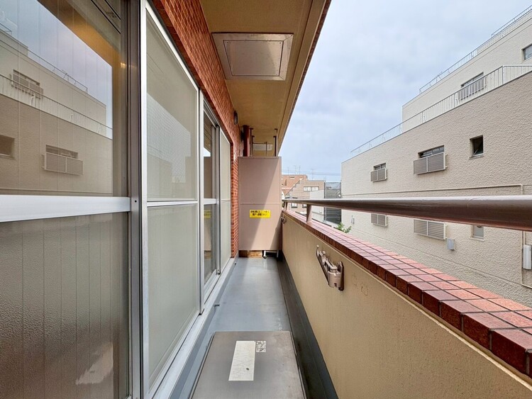 バルコニー 暮らしの中で、光と風を演出してくれるバルコニー。