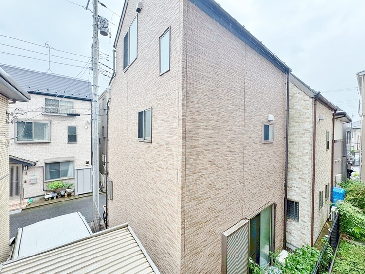 バルコニー 頬をなでる、優しい風を感じることが出来ます。