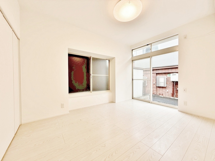 居間 居心地の良い空気感は、暮らしのステージを彩り、心からのやすらぎと満足感を与えてくれます。