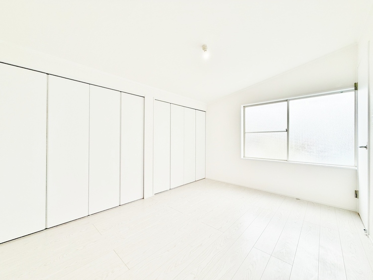 寝室 書斎や寝室へと変わっていくこの１室にどうアレンジするか、それを想像するだけで夢が膨らみますね。