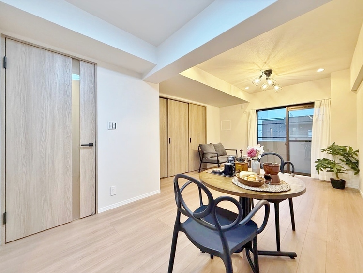 居間 豊かな居住性と、安心感を満たすクオリティが見事に調和した住空間。