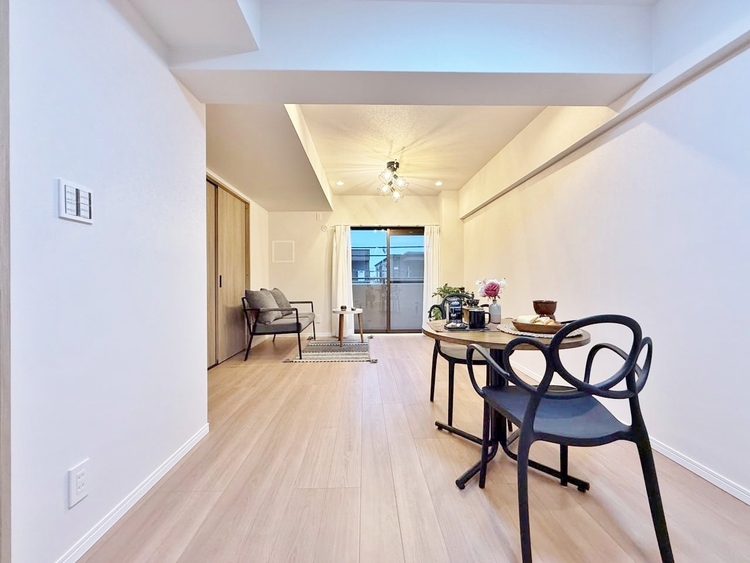 居間 過ごす時間が、たくさんの思い出として紡がれていく場所。