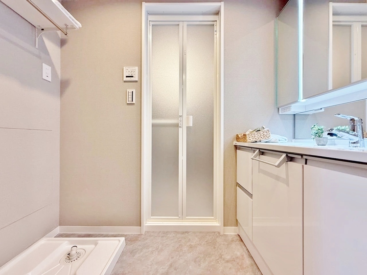 洗面 清潔感と心地よさを重視した、上質感漂うパウダールーム。