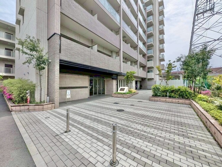 エントランス 外と内をつなぐエントランスは、まさに顔となる場所。