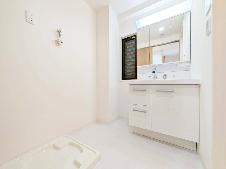 洗面 清潔感と心地よさを重視した、上質感漂うパウダールーム。