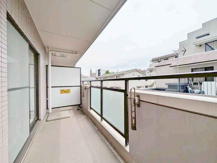 バルコニー 暮らしの中で、光と風を演出してくれるバルコニー。