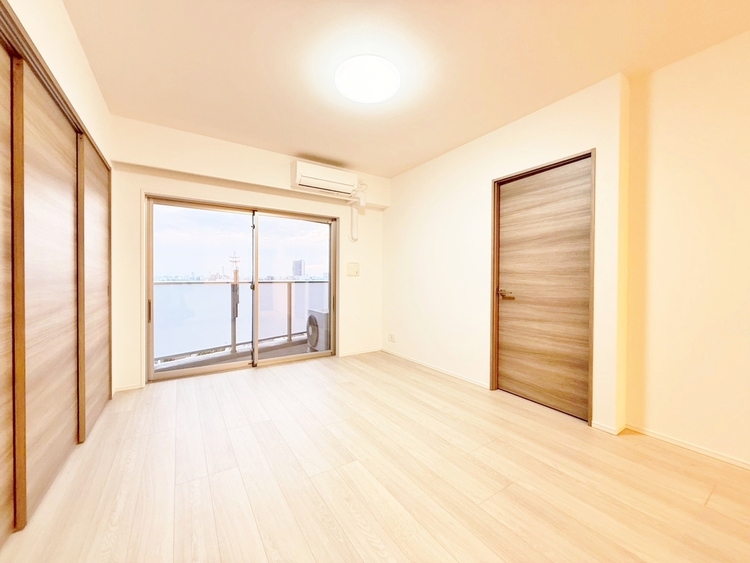 居間 飾り過ぎないシンプルな内装と偏り過ぎないデザインで統一しました。