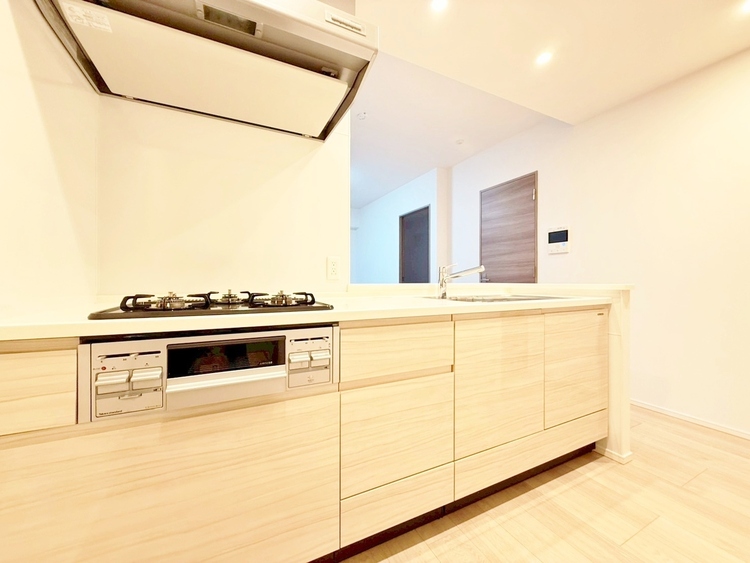 キッチン スマートな意匠と充実の機能を備えたキッチンが、暮らしにおいしい彩りを添えます。