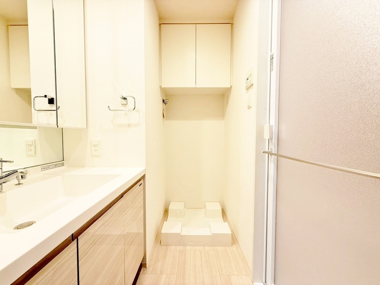 洗面 清潔感と心地よさを重視した、上質感漂うパウダールーム。