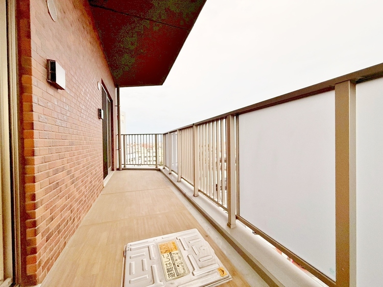 バルコニー 暮らしの中で、光と風を演出してくれるバルコニー。