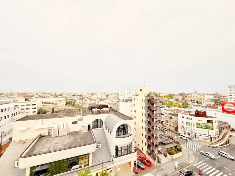 バルコニー 頬をなでる、優しい風を感じることが出来ます。