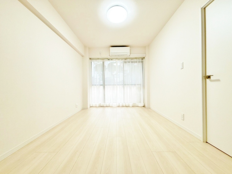 居間 豊かな居住性と、安心感を満たすクオリティが見事に調和した住空間。