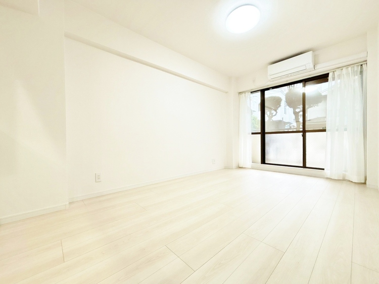 居間 飾り過ぎないシンプルな内装と偏り過ぎないデザインで統一しました。