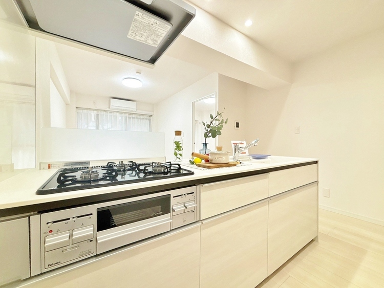 キッチン 洗練されたスタイリッシュなデザイン性と使いやすさを備えた仕様。