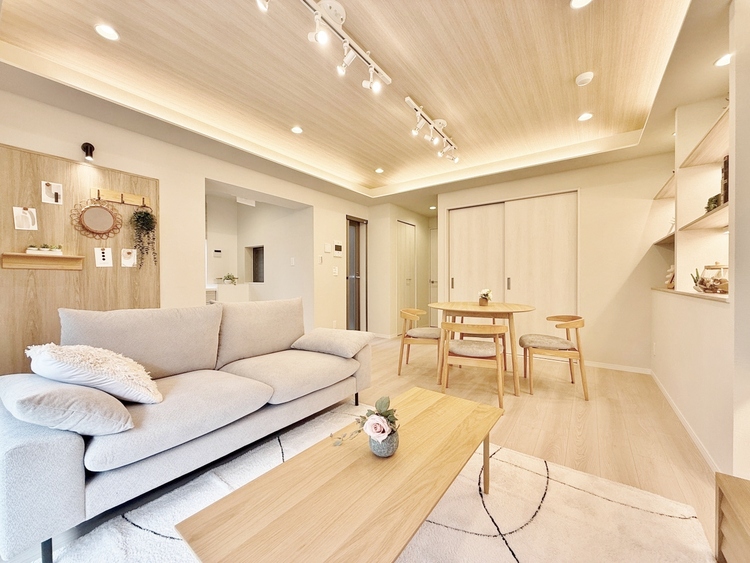 居間 豊かな居住性と、安心感を満たすクオリティが見事に調和した住空間。