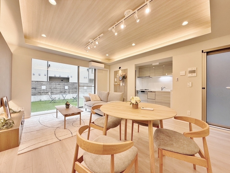 居間 過ごす時間が、たくさんの思い出として紡がれていく場所。