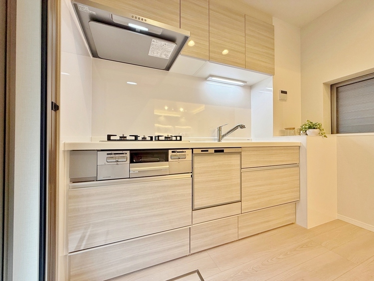 キッチン 洗練されたスタイリッシュなデザイン性と使いやすさを備えた仕様。