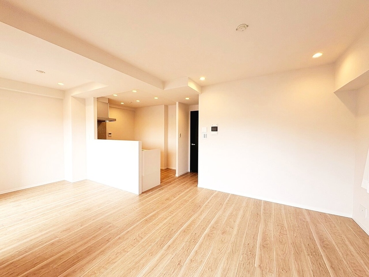 居間 快適に過ごす毎日を求めて、暮らしの中でご自身の「マイホーム」に創り上げてください。