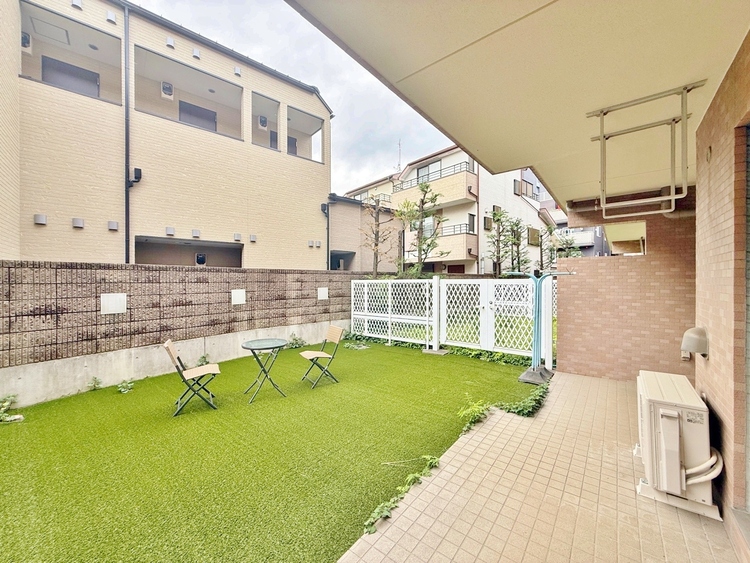 バルコニー 暮らしの中で、光と風を演出してくれるバルコニー。