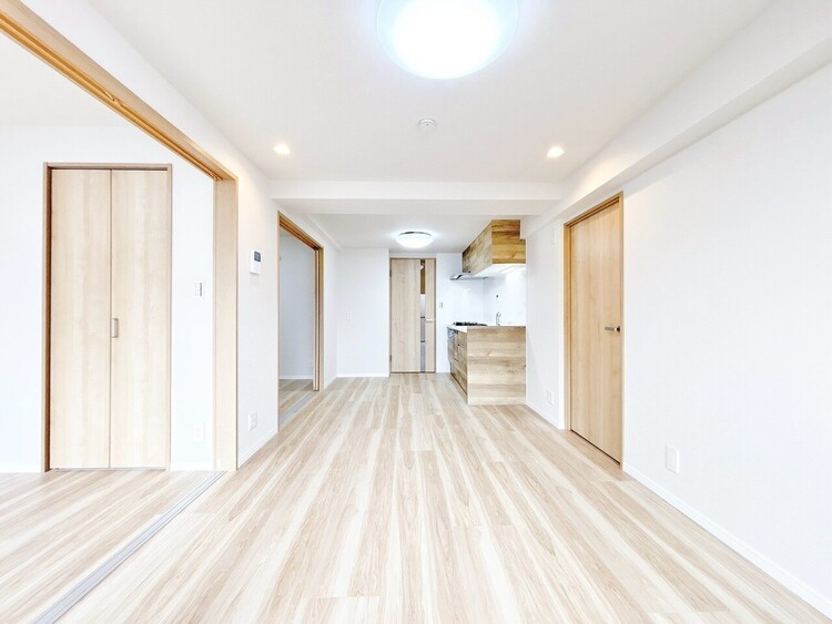 居間 居心地の良い空気感は、暮らしのステージを彩り、心からのやすらぎと満足感を与えてくれます。