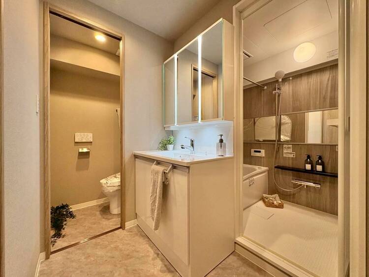 洗面 清潔感と心地よさを重視した、上質感漂うパウダールーム。