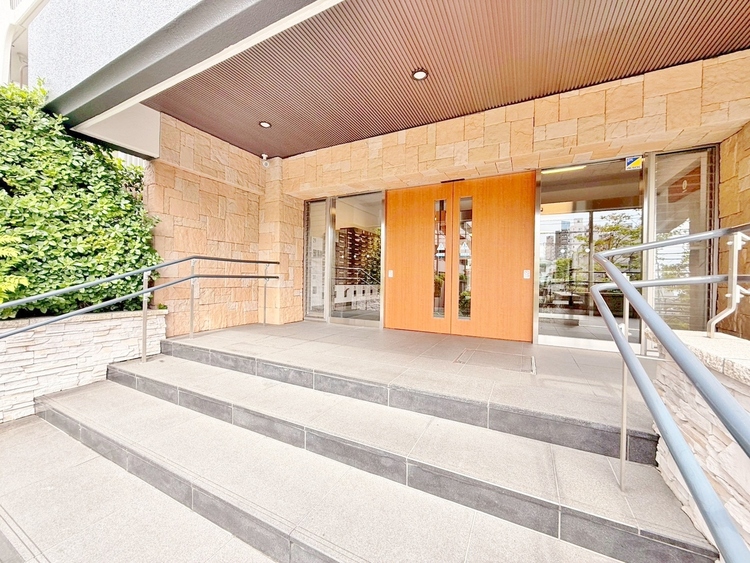 エントランス エントランスは、毎日の行き帰りで使う大事な空間です。