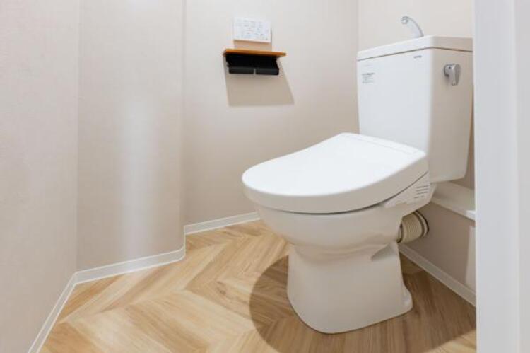 トイレ 清潔感溢れるトイレ。落ち着いた空間で安らぎのひとときをお過ごしいただけます。