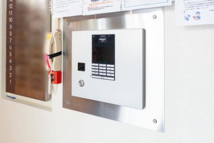 エントランス エントランスにはオートロックを採用。侵入者をシャットアウトし、住まいの安全性を高めます。