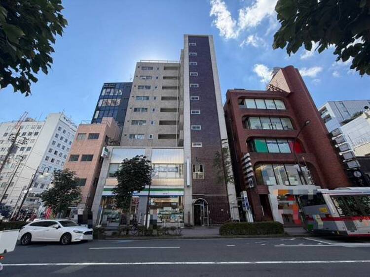 外観 窓からたっぷりと陽光が注がれる明るい住まい。ご家族の成長に合わせてお住まい頂ける仕様の間取り。日々の疲れを癒してくれる主寝室。お子様も自分のお部屋でお勉強など出来るお部屋のご用意もございます。