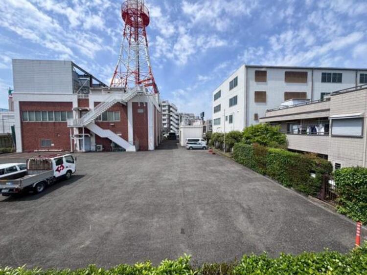 その他 西側が東京電力の敷地となっております。建物が接近してないため、全ての居室で開放感があります。